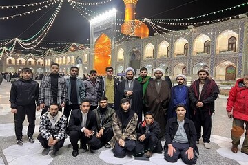 طلاب مدرسه علمیه امام خمینی(ره) هرسین به حرم مطهر رضوی مشرف شدند+ثصاویر
