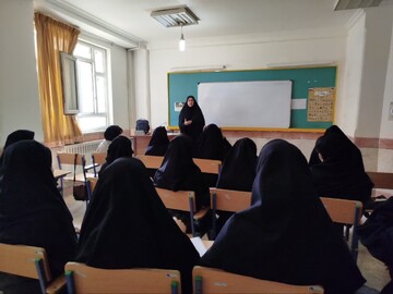 بازدید دانش آموزان خرم آبادی از مدرسه علمیه معصومیه خرم آباد