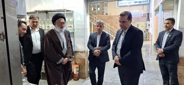 تصاویر/ بازدید آیت‌الله سعیدی از روند آماده‌سازی افطاری حرم حضرت معصومه(س)