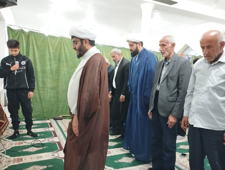 تصاویر/ حضور امام جمعه سعدآباد در میان نمازگزاران روستای تلسرکوب