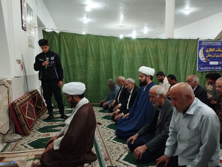 تصاویر/ حضور امام جمعه سعدآباد در میان نمازگزاران روستای تلسرکوب
