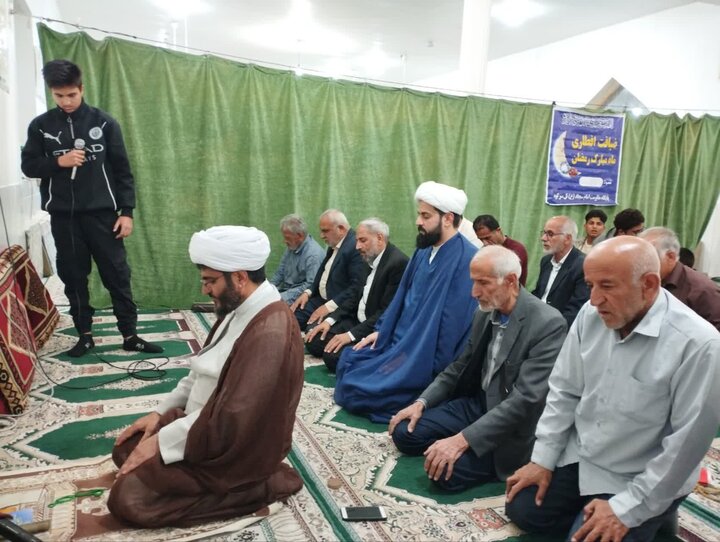 تصاویر/ حضور امام جمعه سعدآباد در میان نمازگزاران روستای تلسرکوب
