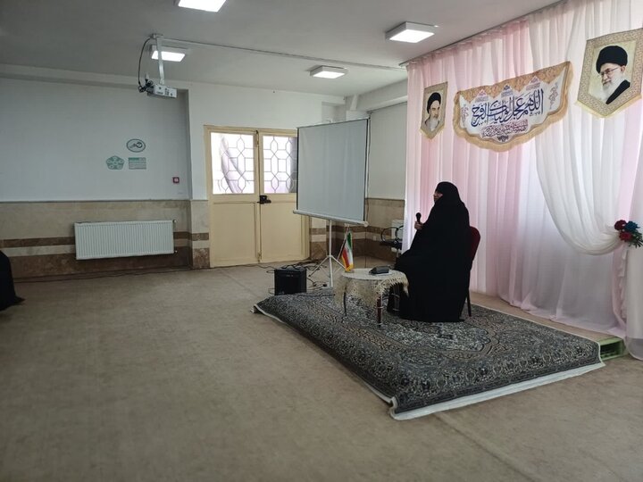 تصاویر/ نشست اخلاقی طلاب مدرسه علمیه زینب کبری سلام الله علیها ارومیه