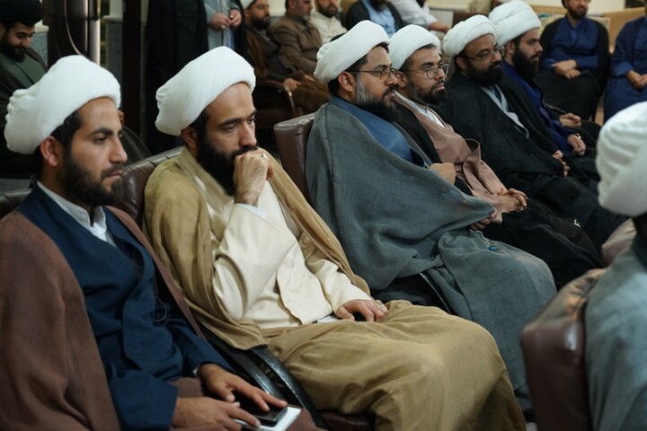 تصاویر/ دیدار جمعی از ملبسین با نماینده ولی فقیه در بوشهر