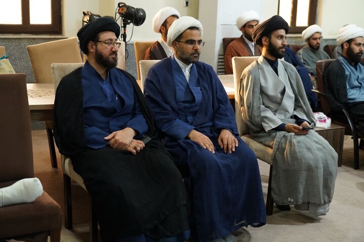 تصاویر/ دیدار جمعی از ملبسین با نماینده ولی فقیه در بوشهر