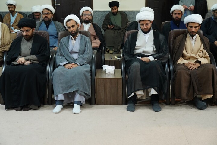 تصاویر/ دیدار جمعی از ملبسین با نماینده ولی فقیه در بوشهر