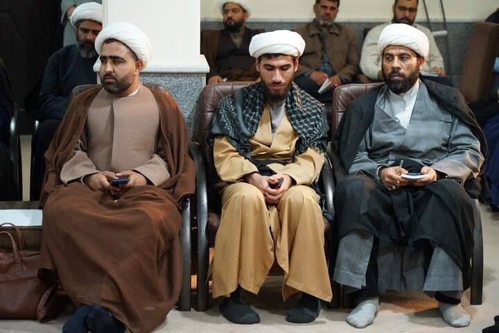 تصاویر/ دیدار جمعی از ملبسین با نماینده ولی فقیه در بوشهر