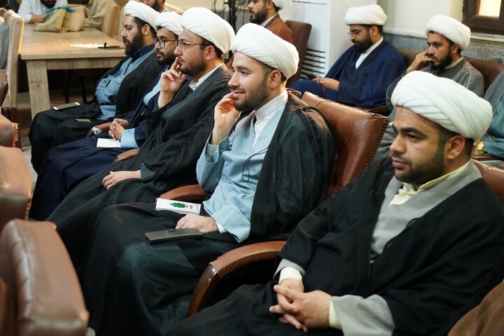 تصاویر/ دیدار جمعی از ملبسین با نماینده ولی فقیه در بوشهر