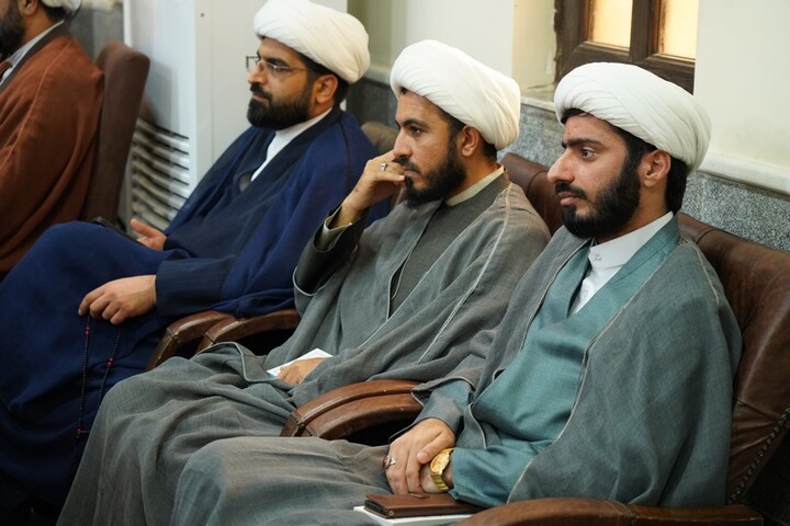 تصاویر/ دیدار جمعی از ملبسین با نماینده ولی فقیه در بوشهر