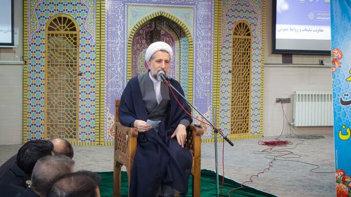 تصاویر / محفل انس با قرآن با حضور امام جمعه قزوین