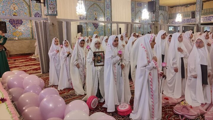 تصاویر/برگزاری مراسم جشن تکلیف دختران شهرستان شازند