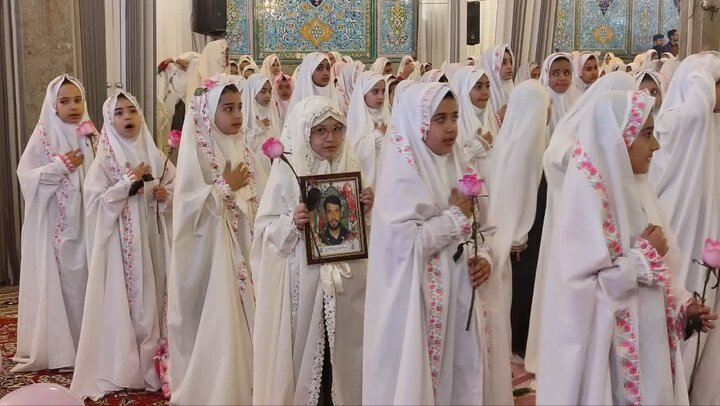 تصاویر/برگزاری مراسم جشن تکلیف دختران شهرستان شازند