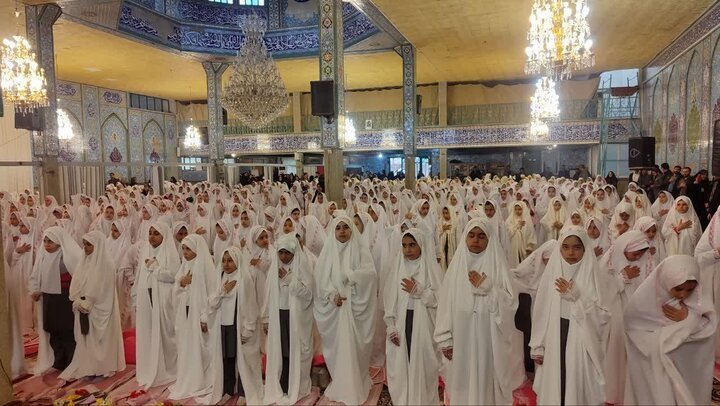 تصاویر/برگزاری مراسم جشن تکلیف دختران شهرستان شازند