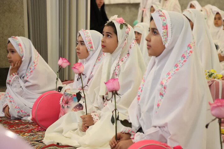 تصاویر/برگزاری مراسم جشن تکلیف دختران شهرستان شازند