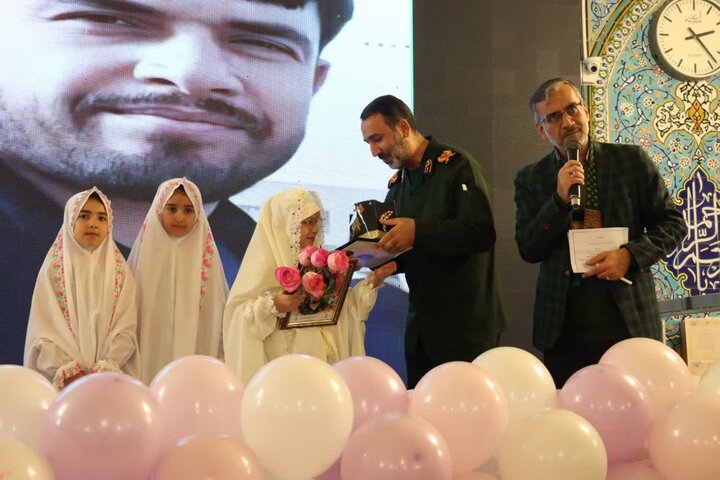 تصاویر/برگزاری مراسم جشن تکلیف دختران شهرستان شازند