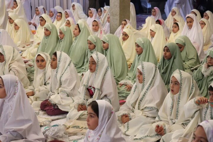 تصاویر/برگزاری مراسم جشن تکلیف دختران شهرستان شازند