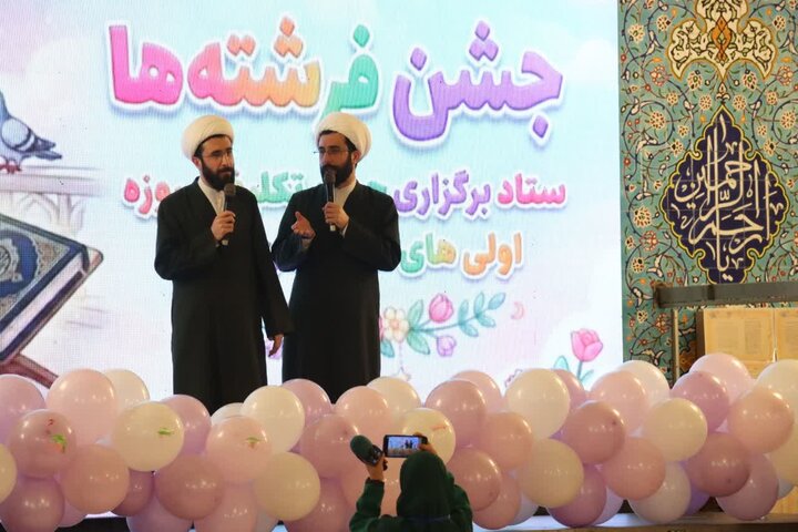 تصاویر/برگزاری مراسم جشن تکلیف دختران شهرستان شازند