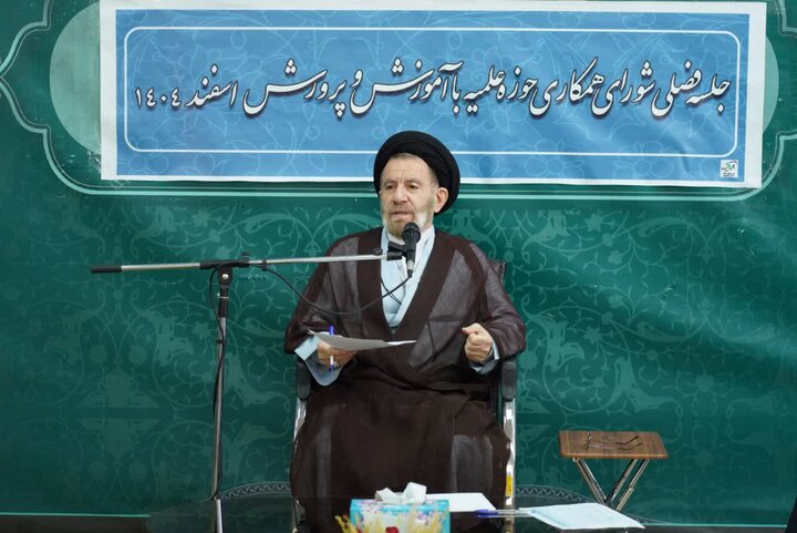 تصاویر/نشست فصلی شورای هجواری حوزه علمیه با آموزش و پرورش استان لرستان