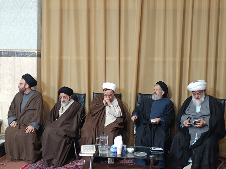 تصاویر/گردهم آیی ائمه جماعات مساجد در مدرسه علمیه امام القائم(عج)