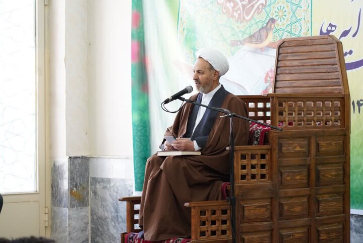 تصاویر/برگزاری محفل قرآنی زندگی با آیه‌ها در خرم آباد