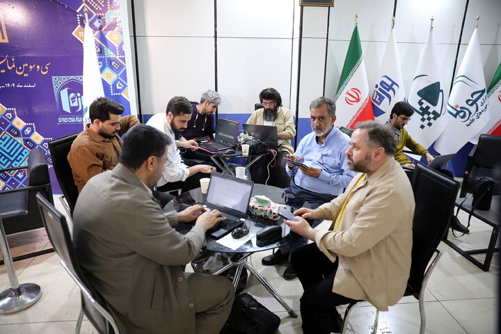 فعالیت مرکز رسانه و فضای مجازی حوزه در سی و سومین نمایشگاه بین المللی قرآن کریم