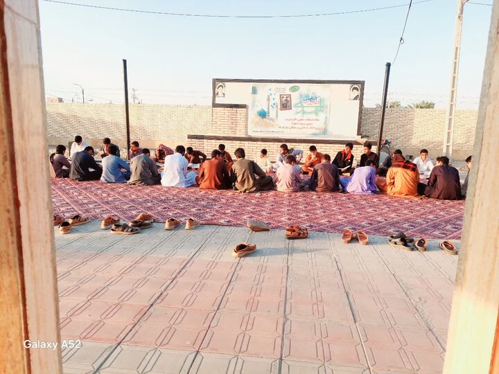 حضور طلاب در آیین جزءخوانی قرآن کریم در آستان شهدای خوشنام جازموریان.