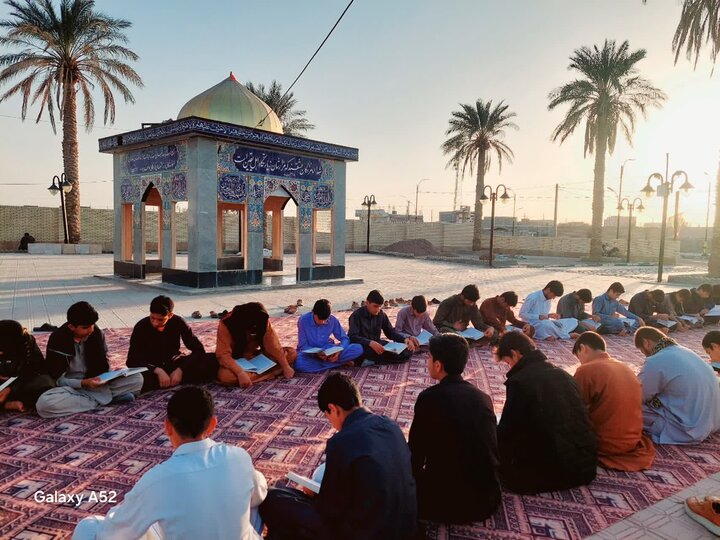 حضور طلاب در آیین جزءخوانی قرآن کریم در آستان شهدای خوشنام جازموریان.