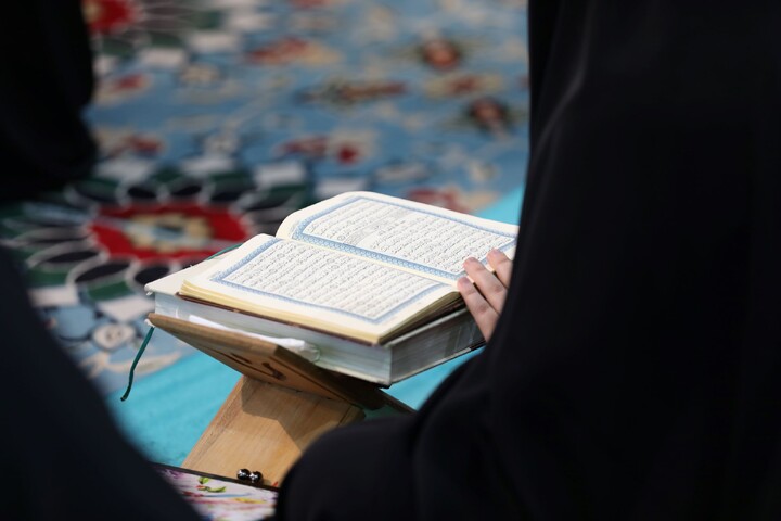 تصاویر/ آیین ترتیل خوانی قرآن کریم در امامزاده سید جعفر(ع) محمد استان یزد