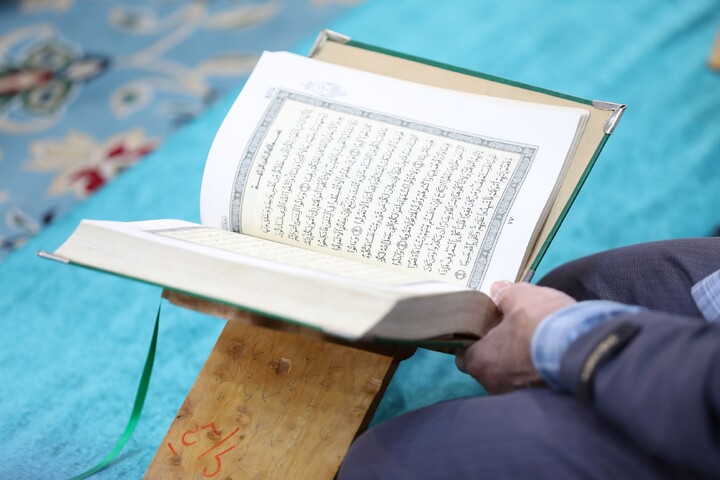 تصاویر/ آیین ترتیل خوانی قرآن کریم در امامزاده سید جعفر(ع) محمد استان یزد
