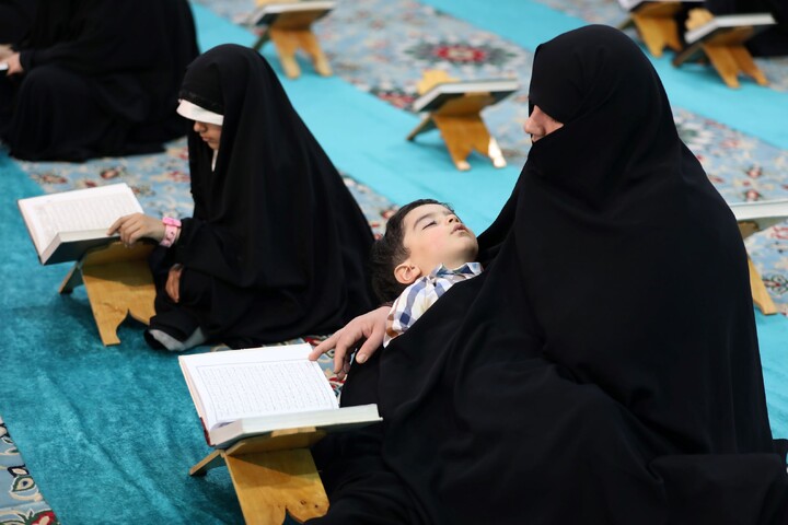 تصاویر/ آیین ترتیل خوانی قرآن کریم در امامزاده سید جعفر(ع) محمد استان یزد