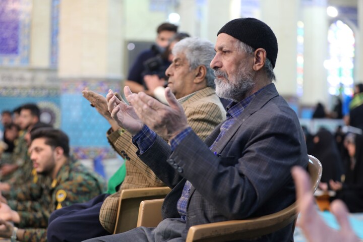 تصاویر/ آیین ترتیل خوانی قرآن کریم در امامزاده سید جعفر(ع) محمد استان یزد