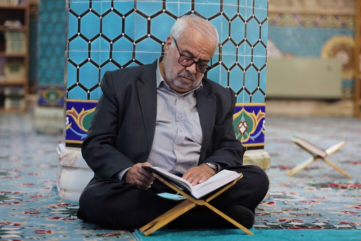 تصاویر/ آیین ترتیل خوانی قرآن کریم در امامزاده سید جعفر(ع) محمد استان یزد