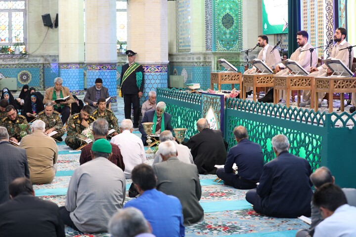تصاویر/ آیین ترتیل خوانی قرآن کریم در امامزاده سید جعفر(ع) محمد استان یزد