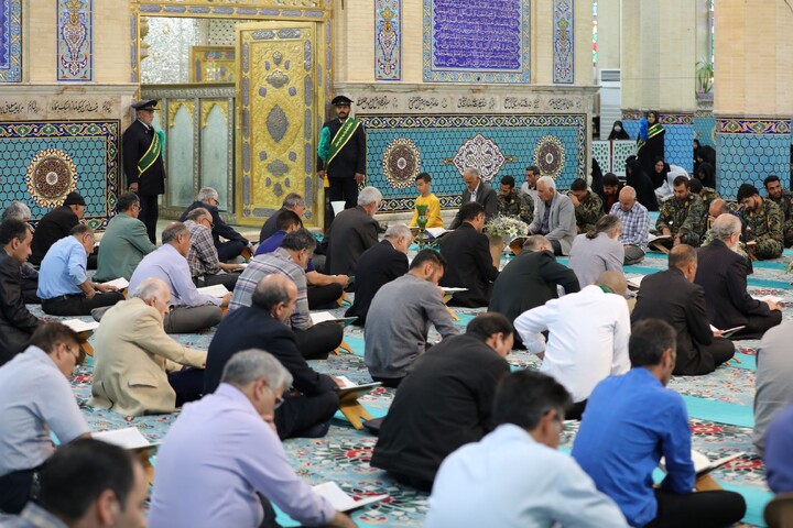 تصاویر/ آیین ترتیل خوانی قرآن کریم در امامزاده سید جعفر(ع) محمد استان یزد