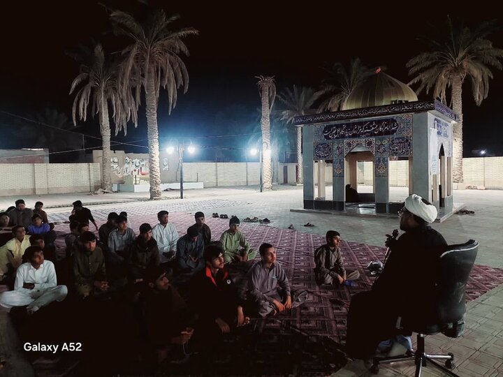 برگزاری محفل شبی با شهدا در حوزه علمیه پیامبر اعظم (ص)