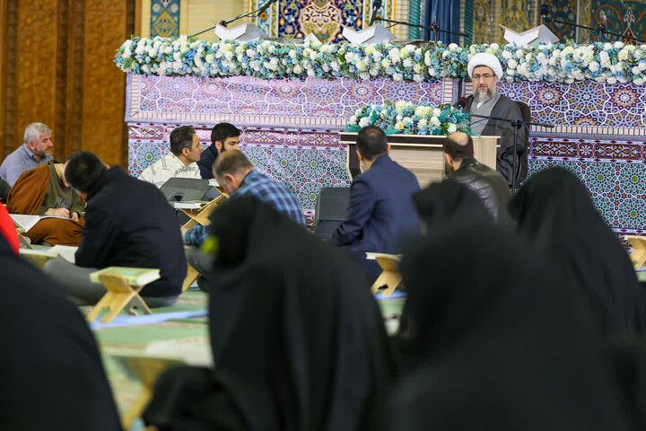 تصاویر / ترتیب خوانی قرآن در مصلای امام خمینی(ره) تبریز