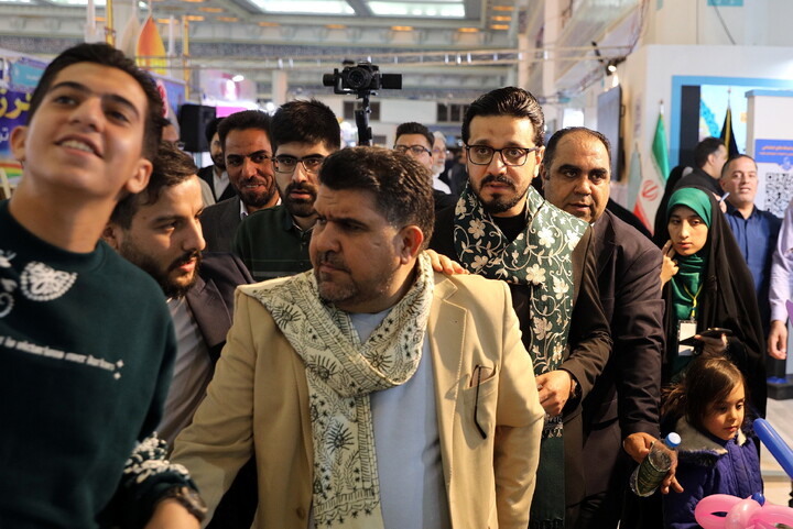 نصاویر/حضور کارشناسان برنامه محفل در سی و سومین نمایشگاه بین المللی قرآن کریم