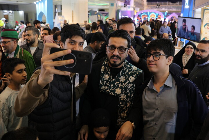 نصاویر/حضور کارشناسان برنامه محفل در سی و سومین نمایشگاه بین المللی قرآن کریم