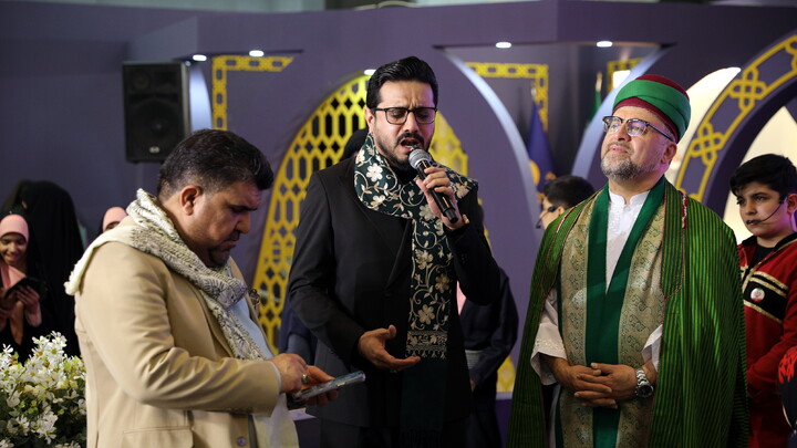 نصاویر/حضور کارشناسان برنامه محفل در سی و سومین نمایشگاه بین المللی قرآن کریم