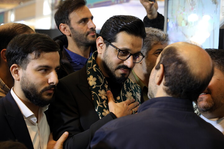 نصاویر/حضور کارشناسان برنامه محفل در سی و سومین نمایشگاه بین المللی قرآن کریم