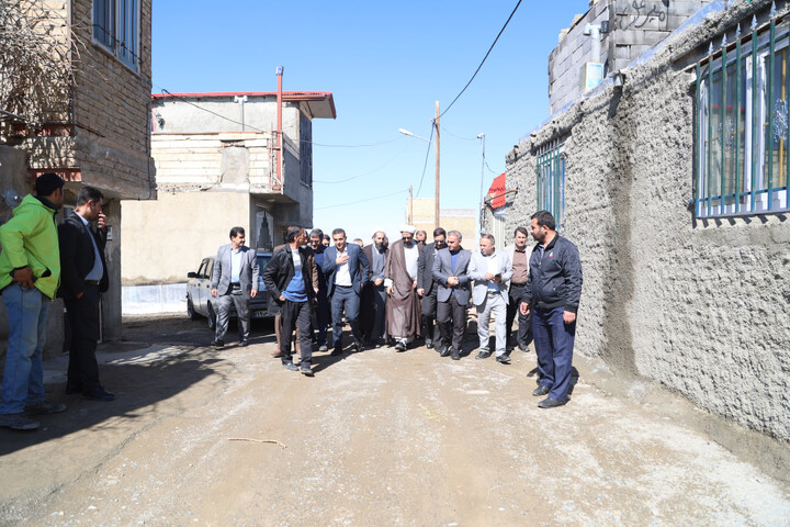 تصاویر / حضور امام جمعه همدان در یکی از مناطق کم برخوردار