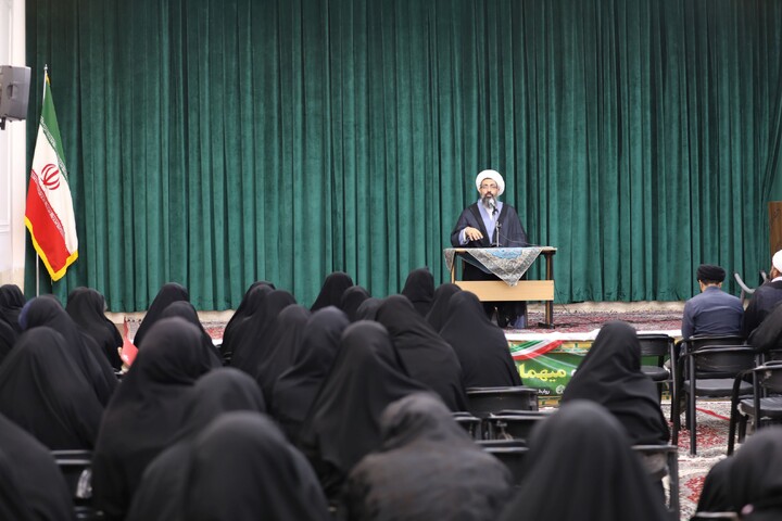 تصاویر/ جلسه هم اندیشی ماهیانه مبلغین و مبلغات امین شهرستان یزد برگزار شد