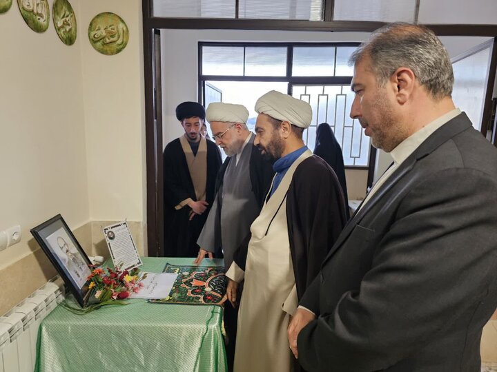 تصاویر/محفل انس با قرآن و مراسم افطاری دبیرستان دخترانه متوسطه اول شهید نصرت‌زاد سنندج