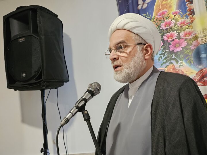 تصاویر/محفل انس با قرآن و مراسم افطاری دبیرستان دخترانه متوسطه اول شهید نصرت‌زاد سنندج