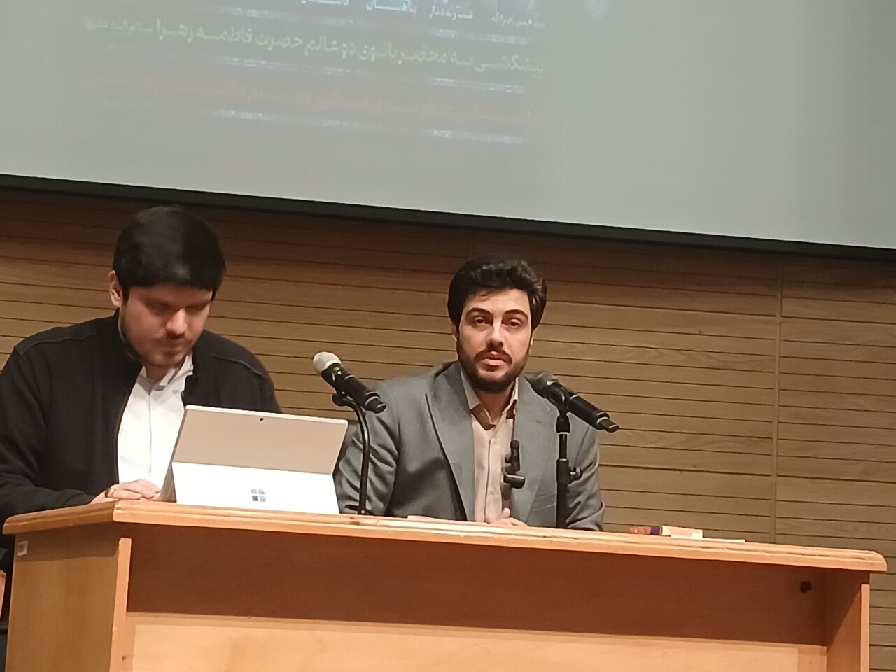 مطالبه‌گری مؤمنانه، تقویت‌کننده جایگاه ولایت است/ حضور میدانی و فریاد مرگ بر آمریکا از ساعت‌ها سخنرانی اثرگذارتر است+عکس