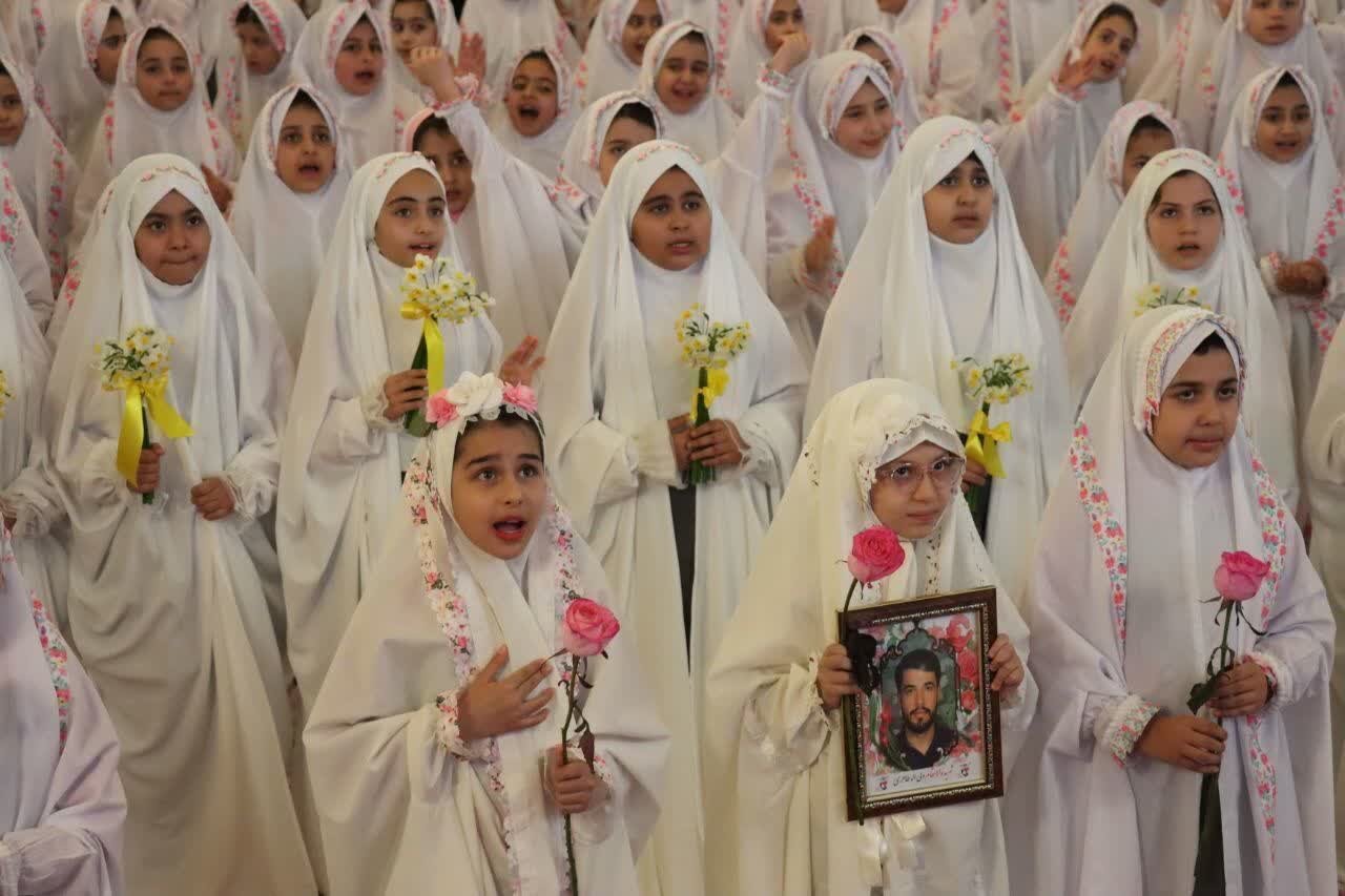 تصاویر/ برگزاری مراسم جشن تکلیف دختران شهرستان شازند