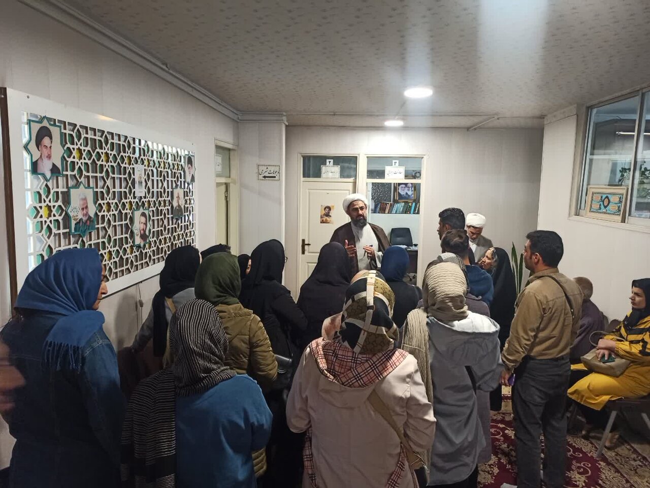 دفتر امام جمعه همدان، محلی برای شنیدن صدای مردم+عکس