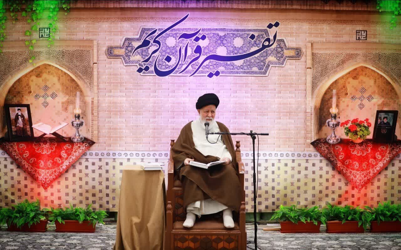 عزت حقیقی در سایه ایمان و دوری از قدرت‌طلبی است/ اخلاص در عمل، سرمایه اصلی انقلاب است