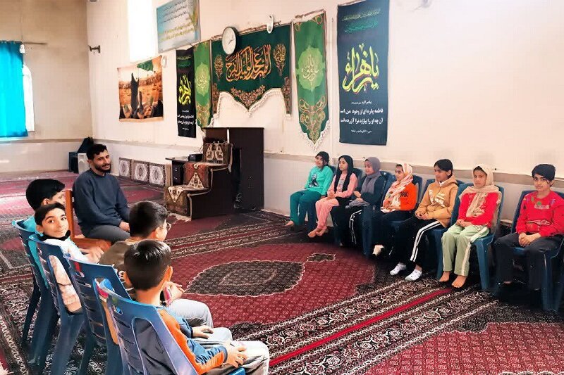 حضور طلاب مدرسه آیتالله بروجردی(ره) کرمانشاه، در مناطق محروم+عکس