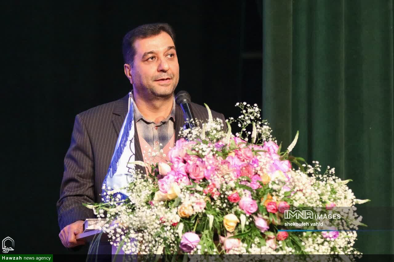 اقامه نماز جماعت در مدارس، سبب کاهش آسیب‌های اجتماعی می‌شود